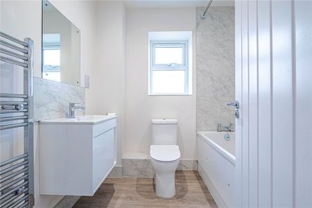 2 bed Ground Floor Flat for rent - Photo 2