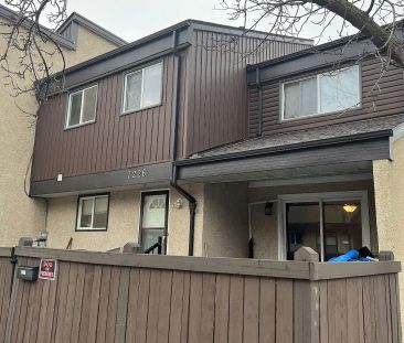 3 bedroom 1.5 bathroom townhouse, basement partailly finished . — 3... - Photo 1