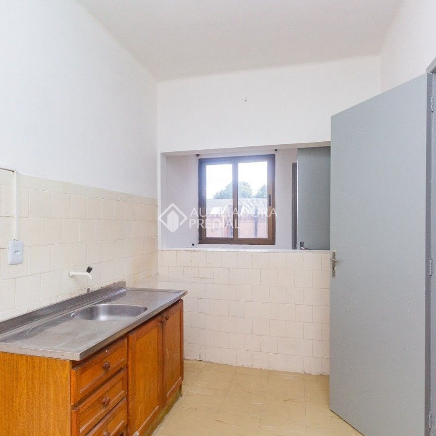 Apartamento com 2 quartos e 68m² para alugar em Passo da Areia, Porto Alegre. - Photo 1