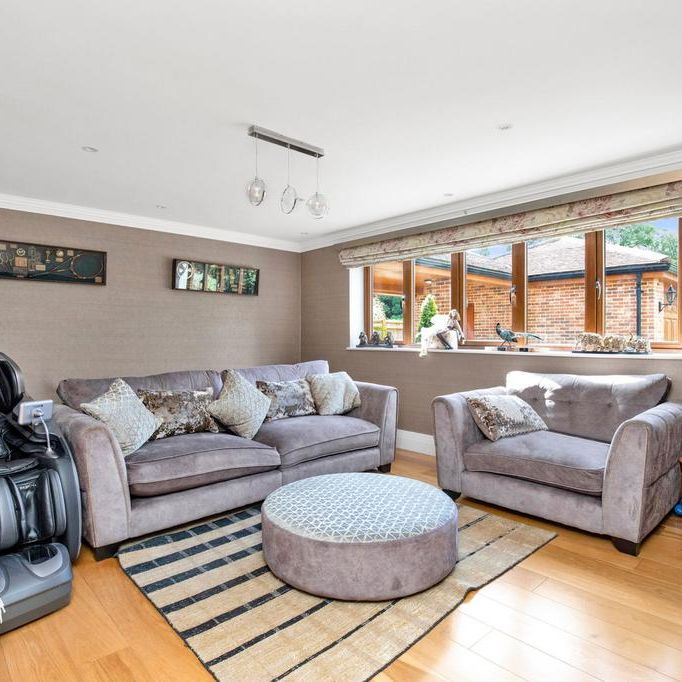 5 bedroom detached house to rent - Photo 1