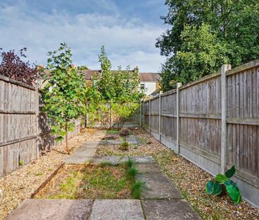 2 bedroom end of terrace house to rent - Photo 1