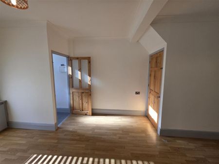 2 bedroom terraced house to rent - Photo 2
