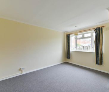 3 bedroom maisonette to rent - Photo 3