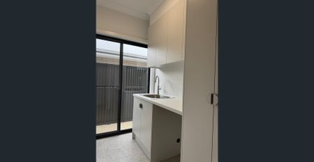 Designer Living In Aston Hills - Photo 3