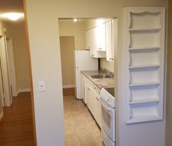 Beautiful One Bedroom on Quiet Tree Lined Street - West End Downtown - Photo 3