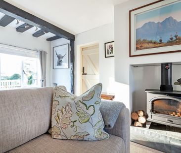 4 bedroom cottage to let - Photo 4