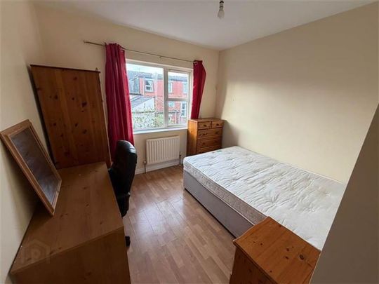 Apt 8, Fitzwilliam Square, Off Rugby Avenue, Belfast, BT7 1JH - Photo 1
