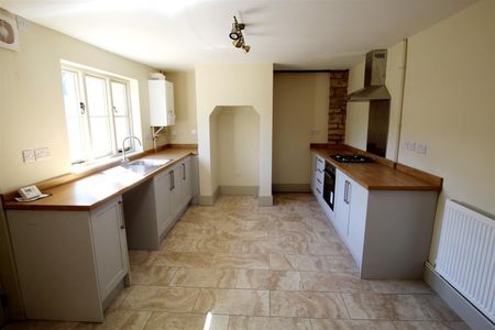 2 Bedroom Cottage to Rent in Stable Hill, Brigstock, Kettering, NN14 - Photo 4