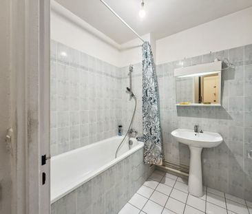 F2 Lumineux avec Balcon & Parking - Votre Havre de Paix à Gambetta ! - Photo 3