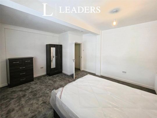 1 bedroom in a house share to rent - Photo 1