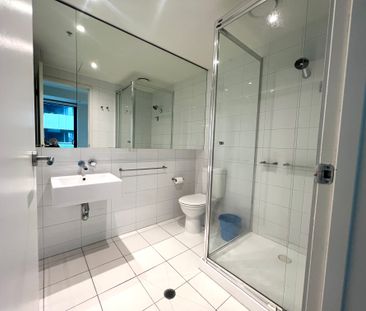 Furnished Studio for Rent – Steps from Southern Cross Station - Photo 3