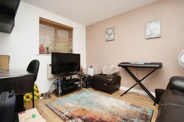 4 bedroom house to rent Severn Road, Oadby, Leicester, Leicestershire, LE2 - Photo 1