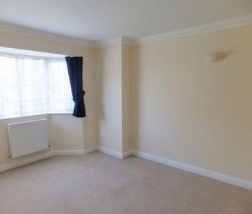 4 bedroom detached house to rent - Photo 3