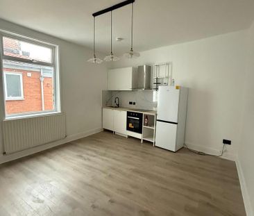 3 bedroom end of terrace house to rent - Photo 5