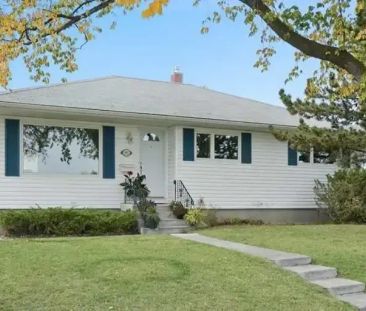 3 bedroom bungalow main floor + 1 car garage (Glamorgan) | 95 Graft... - Photo 1