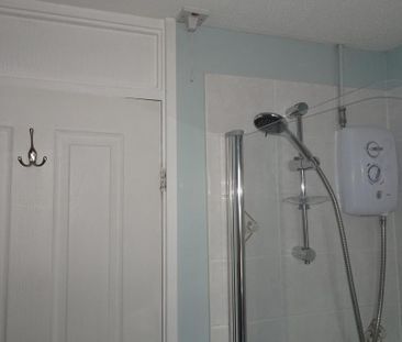 2 bedroom semi-detached house to rent - Photo 5