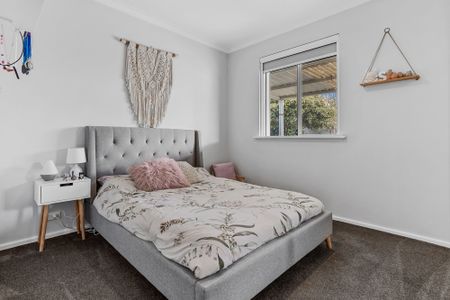 Modern Family Home in Safety Bay - Photo 4