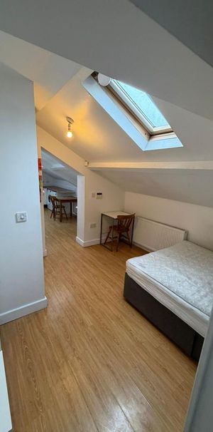 Studio to rent - Photo 1