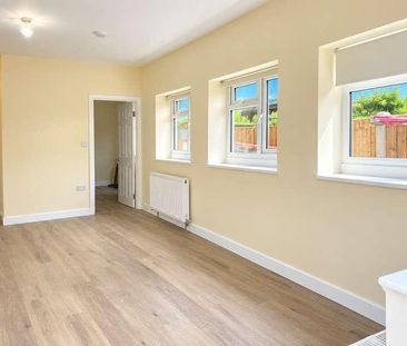 Gold Lane, Edgware, HA8 - Photo 1