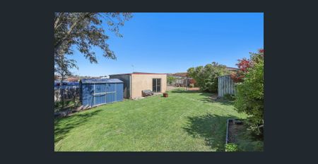 Low Maintenance 3 Bedroom Home - Photo 2