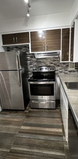 Grand 3 1/2 Au Centre-Ville - 1m GRATUIT - Photo 1