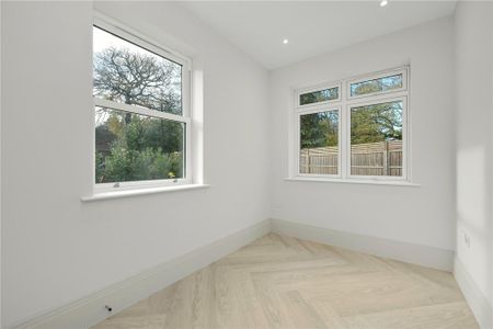 5 bedroom semi-detached house to rent - Photo 3