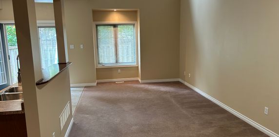 Burlington Downtown Townhome for Lease - Photo 2