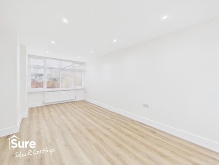 3 bedroom end of terrace house to rent - Photo 3