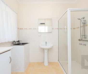 “3-Bedroom Home + Study in a Fantastic Location” - Photo 5