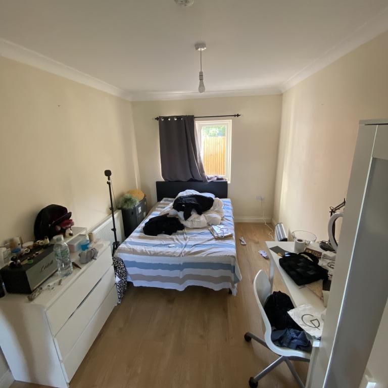 Broadlands Road, Southampton - Photo 1