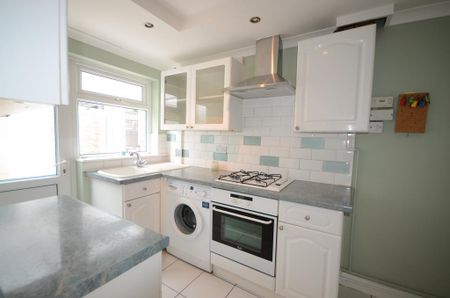 3 bedroom terraced house to rent - Photo 4