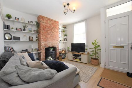 3 bedroom terraced house to rent - Photo 2