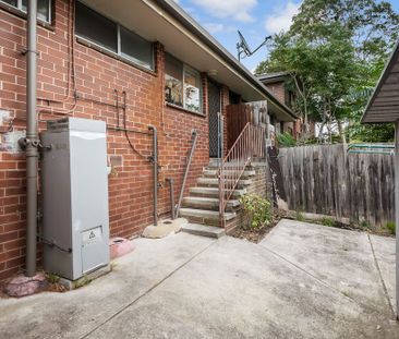 Comfortable home in ideal location. - Photo 5