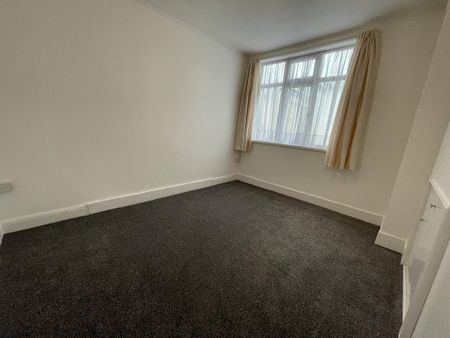 2 bedroom semi-detached bungalow to rent - Photo 2