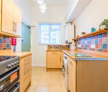 1 bed Flat for rent - Photo 2