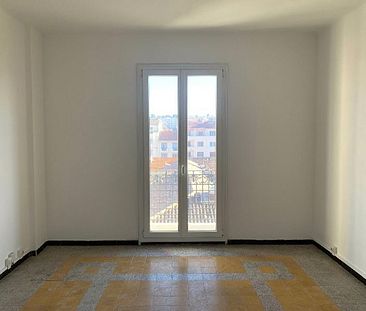 Appartement 1 pièces 32m2 MARSEILLE 4EME 449 euros - Photo 4