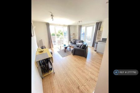 2 bedroom flat to rent - Photo 3