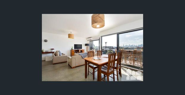 Fresh, Modern & Immaculately Presented With Superb City Views - Photo 1