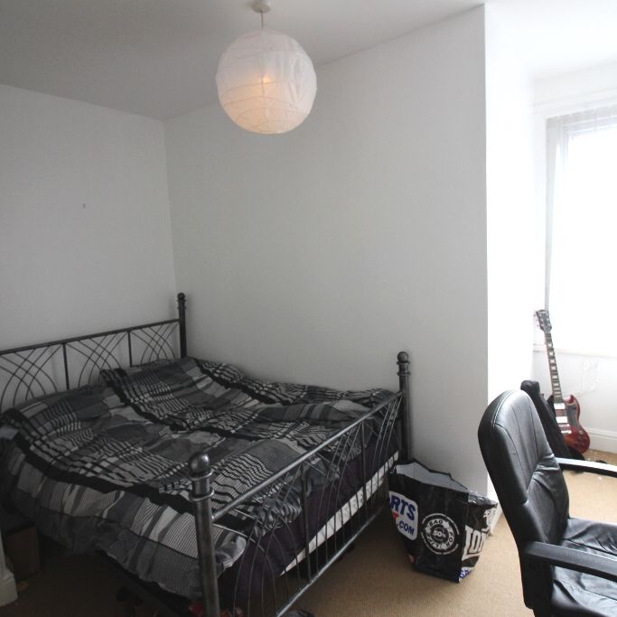 Flaxland Avenue, Heath - Photo 1