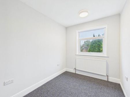 2 bedroom semi-detached house to rent - Photo 3