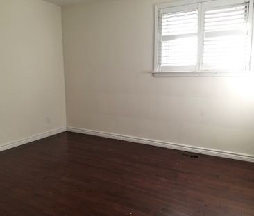 For Lease - 182 Confederation Drive Unit# Main Floor, Toronto, Ontario - Photo 6