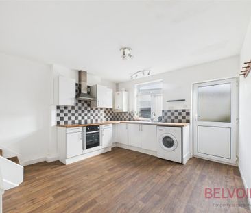 3 bedroom terraced house to rent - Photo 5