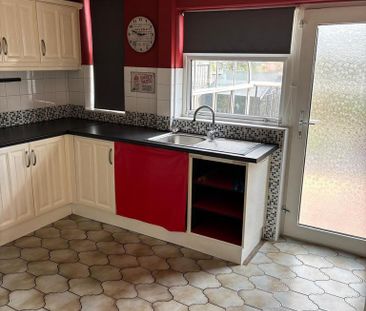 2 bedroom terraced house to rent - Photo 4