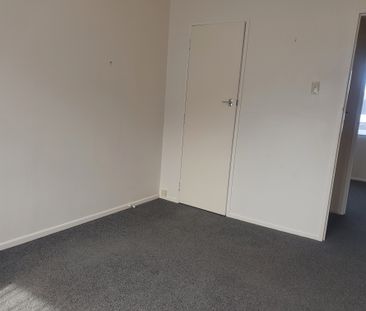 21 Kendal Grove, Wainuiomata Wellington 5014 - Photo 4