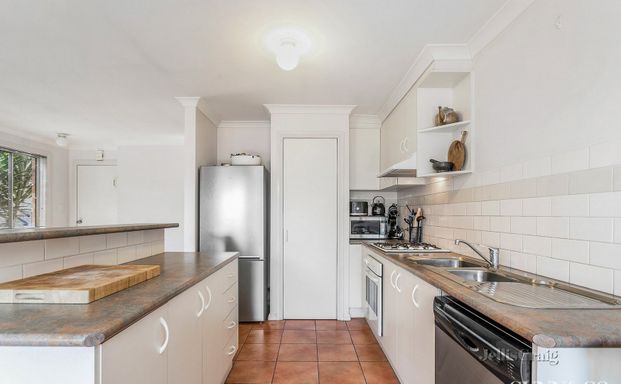 2/14 Stapley Crescent, Altona North - Photo 1
