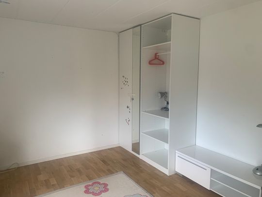 Bullerholmsgränd, Skärholmen - Photo 1