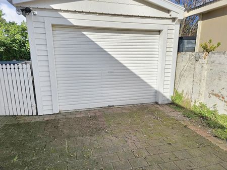 22 Riddlers Crescent, Petone - Photo 5