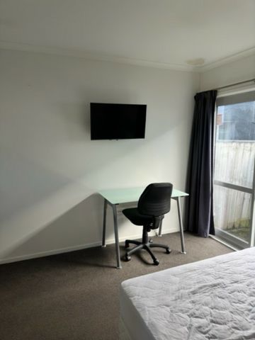 Studio unit available now - Photo 3