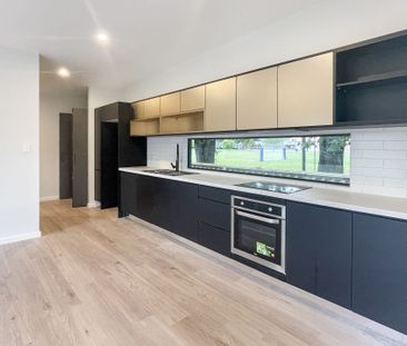 Brand New Two -Bedroom Cabin - Modern Comfort & Alfresco Living - Photo 4