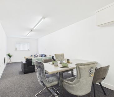 Room in a Shared Flat, Smithdown Road, L15 - Photo 1